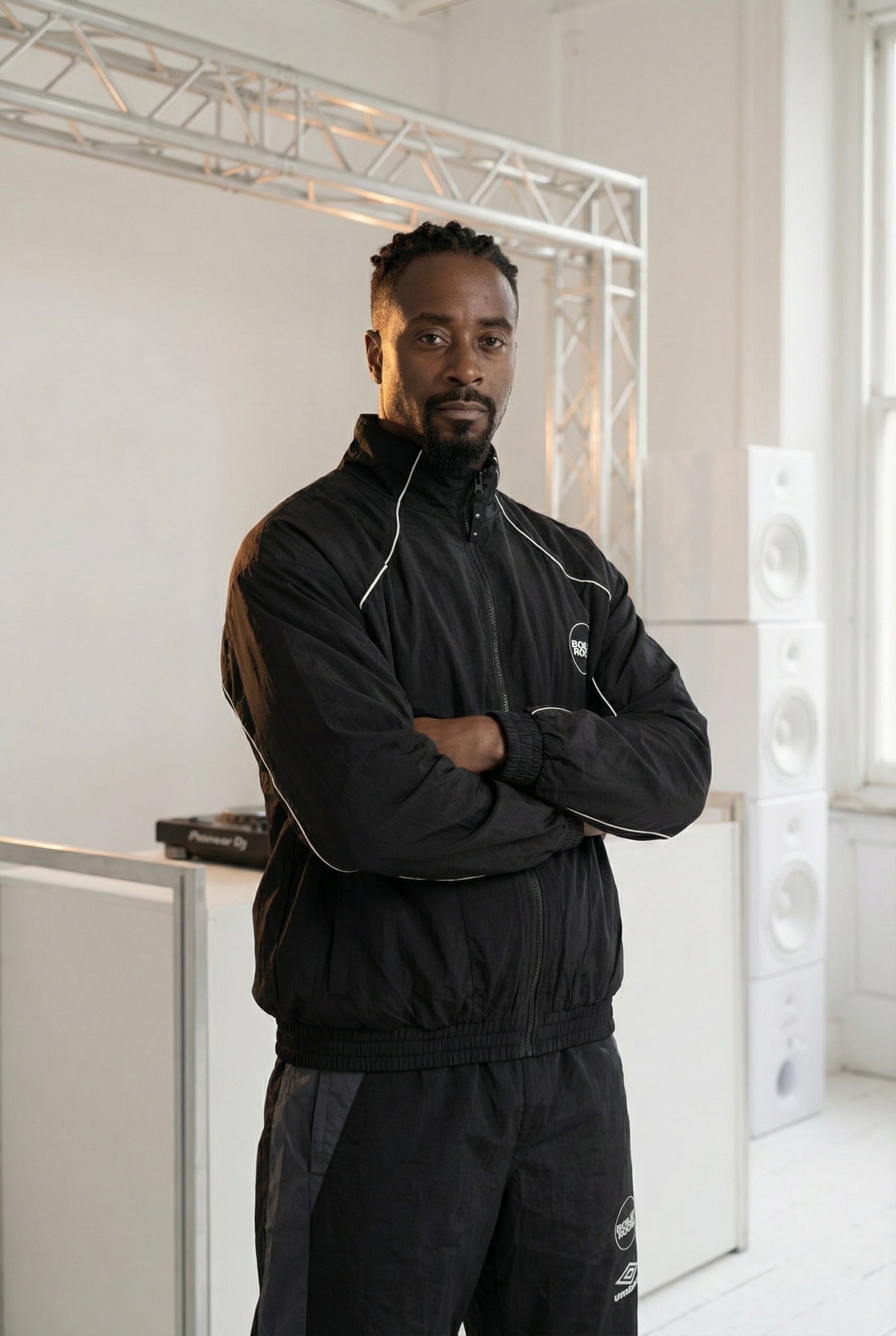 Shell Track Top Black